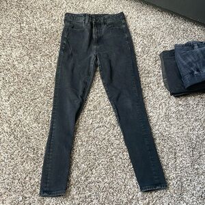 American Eagle High-Rise Jeans
